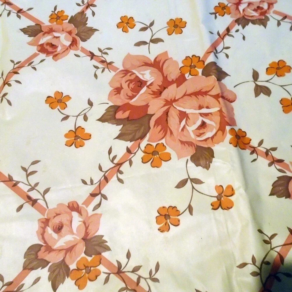 VTG Shower Curtain, Vinyl with Retro Floral